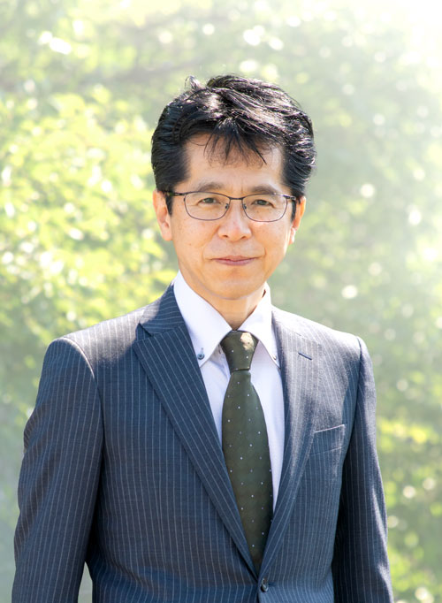 代表取締役社長　岩﨑 照史